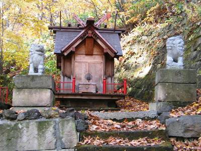 上山鼻神社社殿
