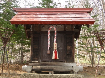 石山開拓神社社殿